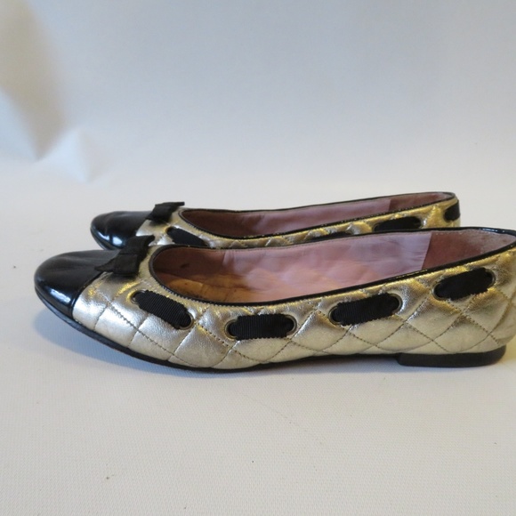 MARC JACOBS GOLD QUILTED LEATHER BLACK FLATS 6.5 - Picture 4 of 7